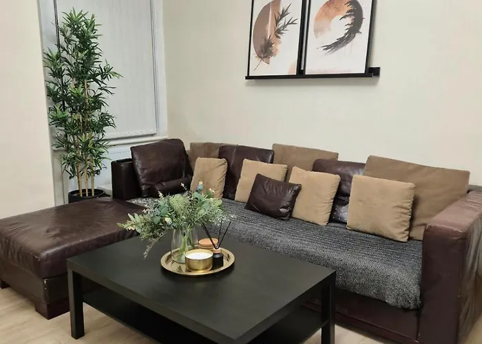 Rooms In 6 Minutes Drive To Victoria Station