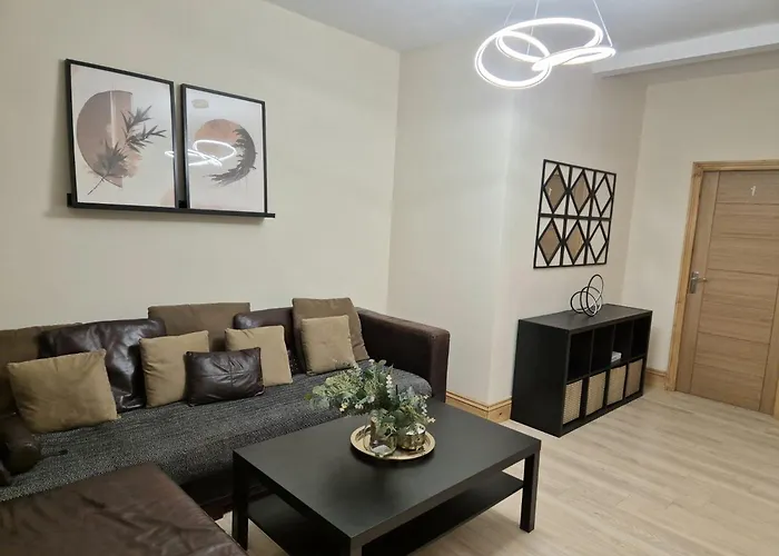 Rooms In 6 Minutes Drive To Victoria Station